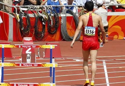 刘翔跨栏照片,速度与激情的完美演绎