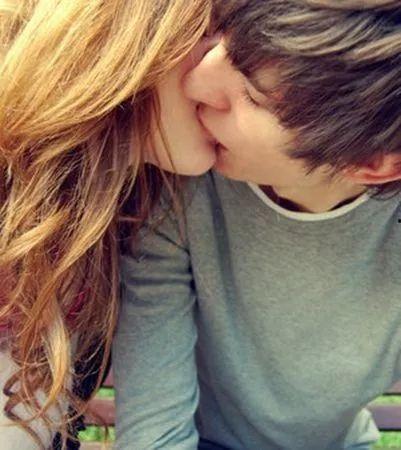 恋人吻图片,恋人深情吻痕下的浪漫故事